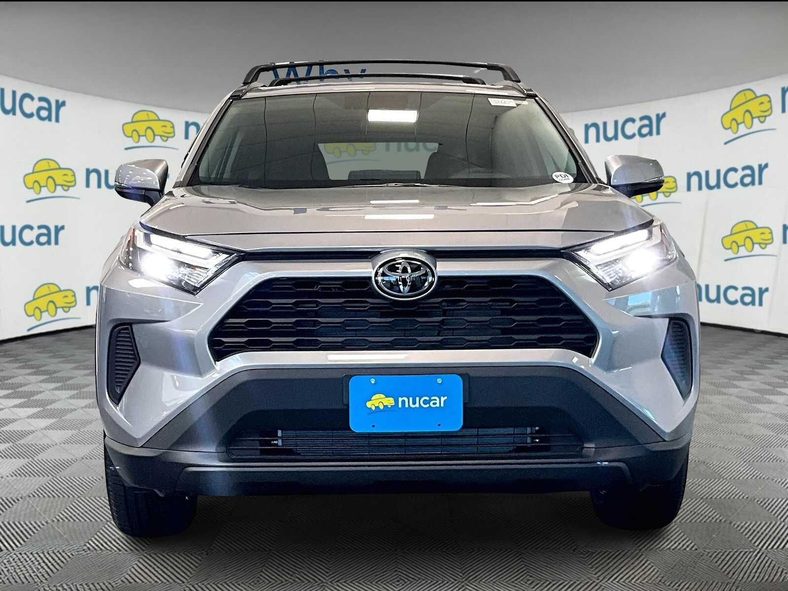 2025 Toyota RAV4 XLE - Photo 3