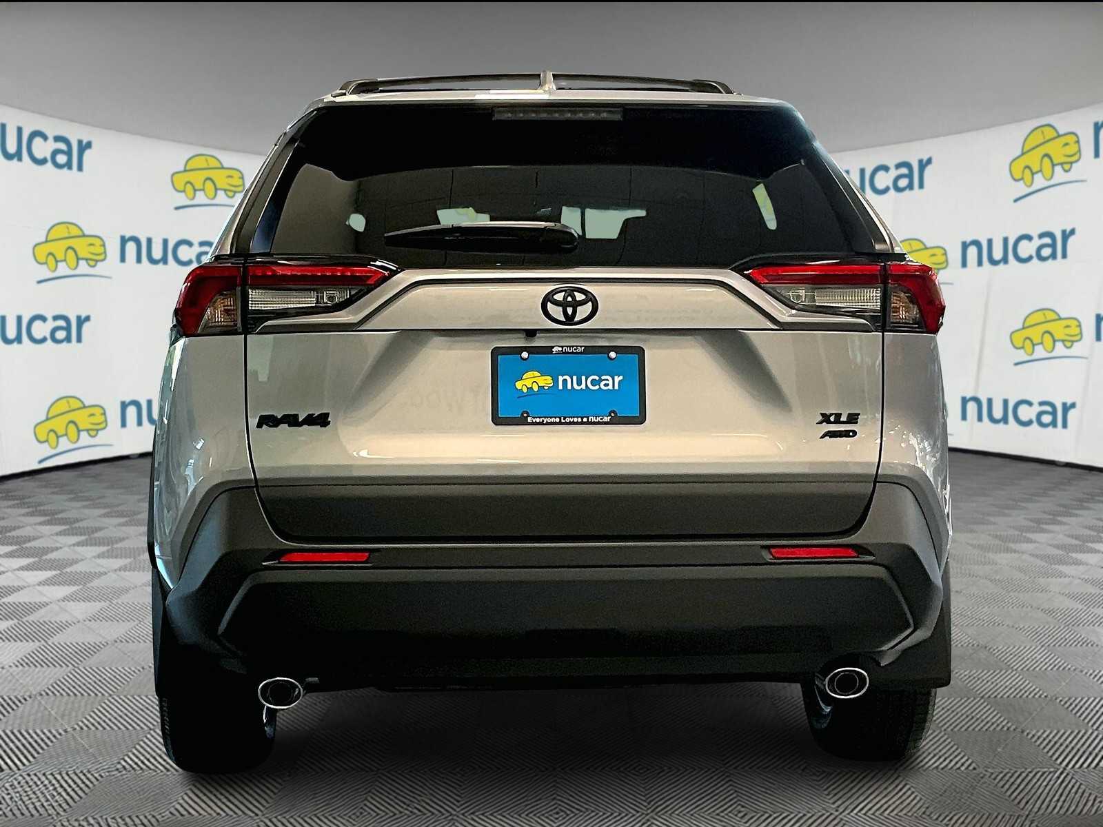 2025 Toyota RAV4 XLE - Photo 6
