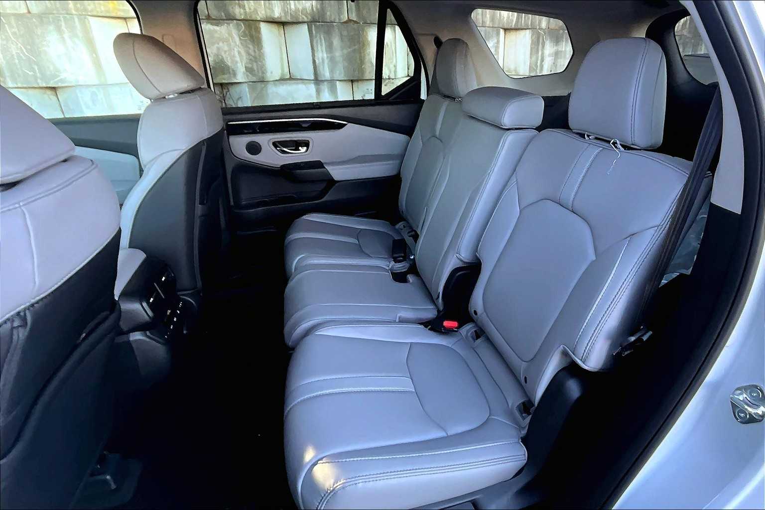 2025 Honda Pilot EX-L - Photo 15