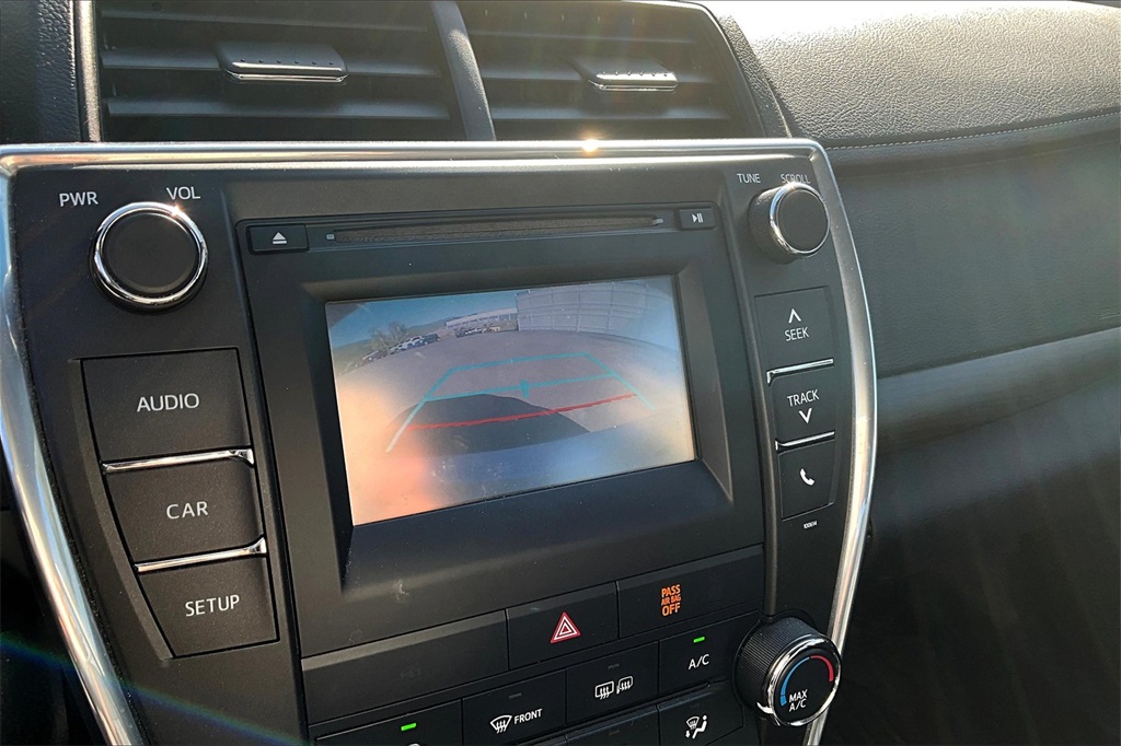 2017 Toyota Camry SE - Photo 19