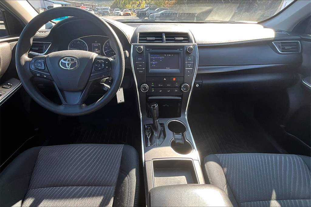2017 Toyota Camry SE - Photo 21