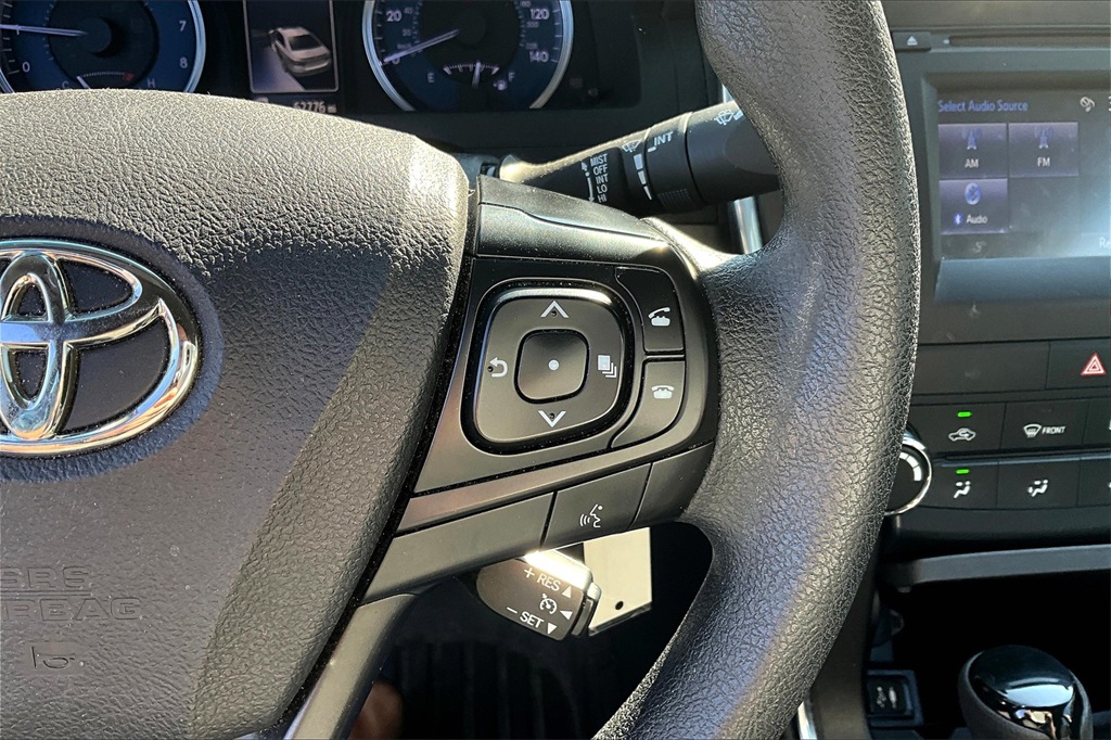 2017 Toyota Camry SE - Photo 23
