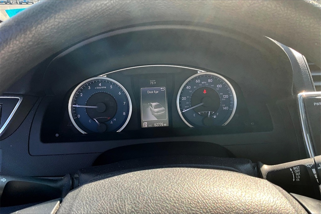 2017 Toyota Camry SE - Photo 24