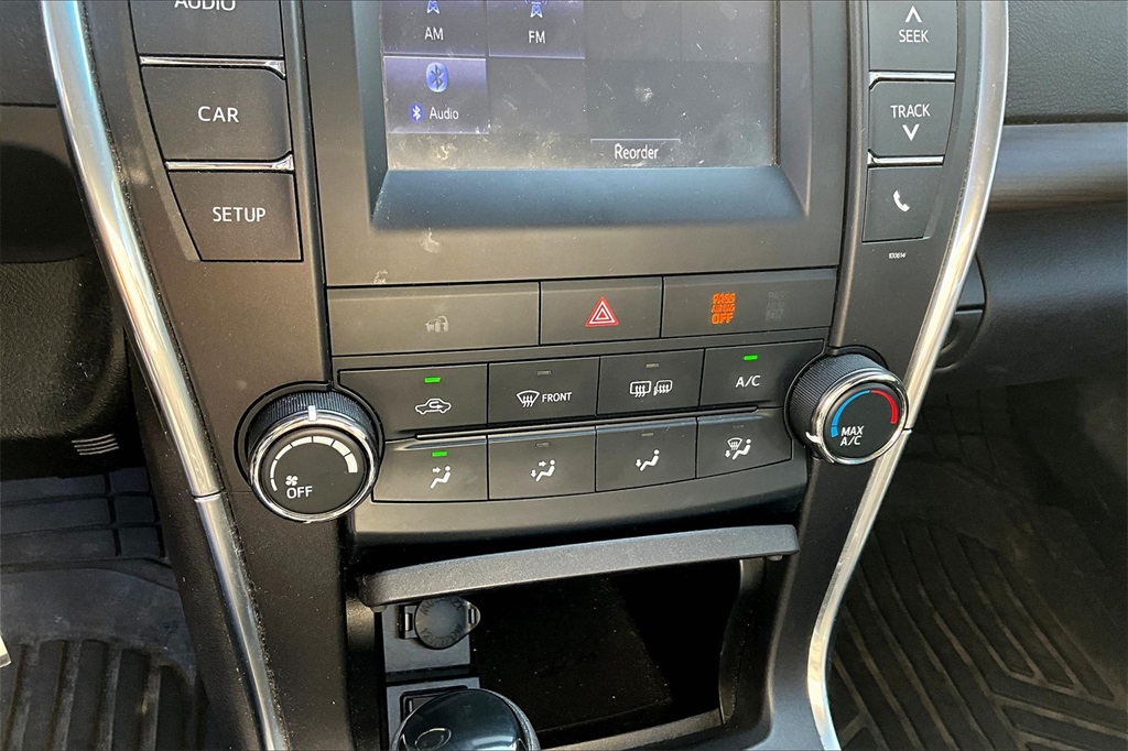 2017 Toyota Camry SE - Photo 25