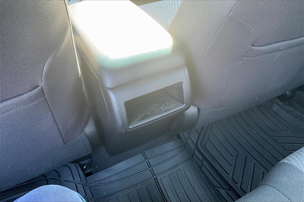 2017 Toyota Camry SE - Photo 27