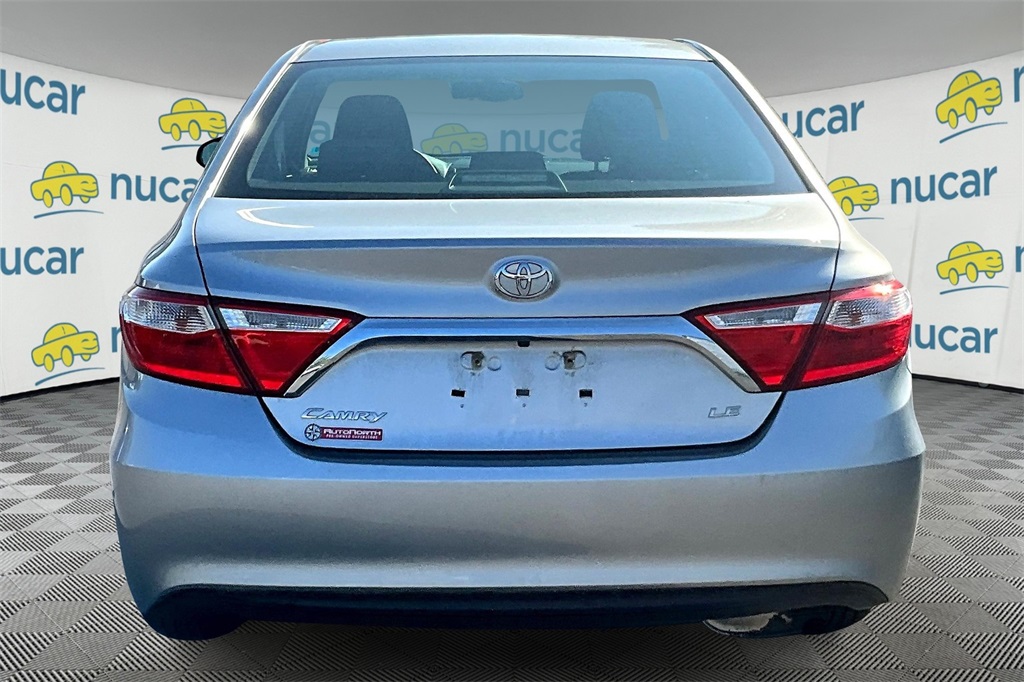 2017 Toyota Camry SE - Photo 5