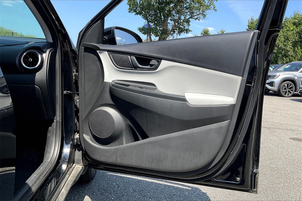 2023 Hyundai Kona SEL - Photo 11