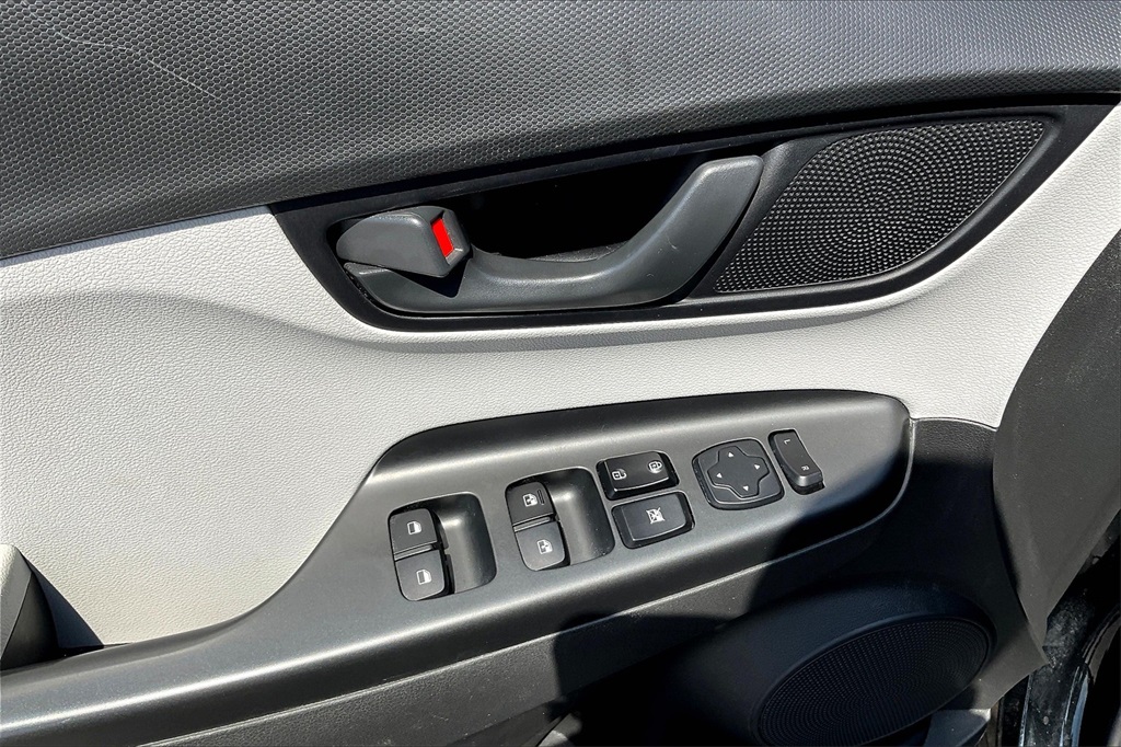 2023 Hyundai Kona SEL - Photo 35