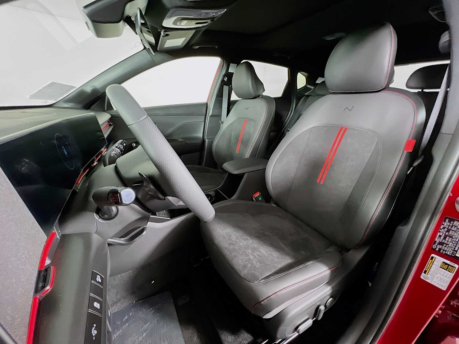 2025 Hyundai Kona N Line - Photo 13