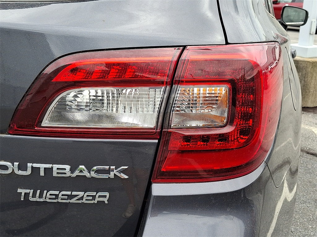 2019 Subaru Outback 2.5i Premium - Photo 8
