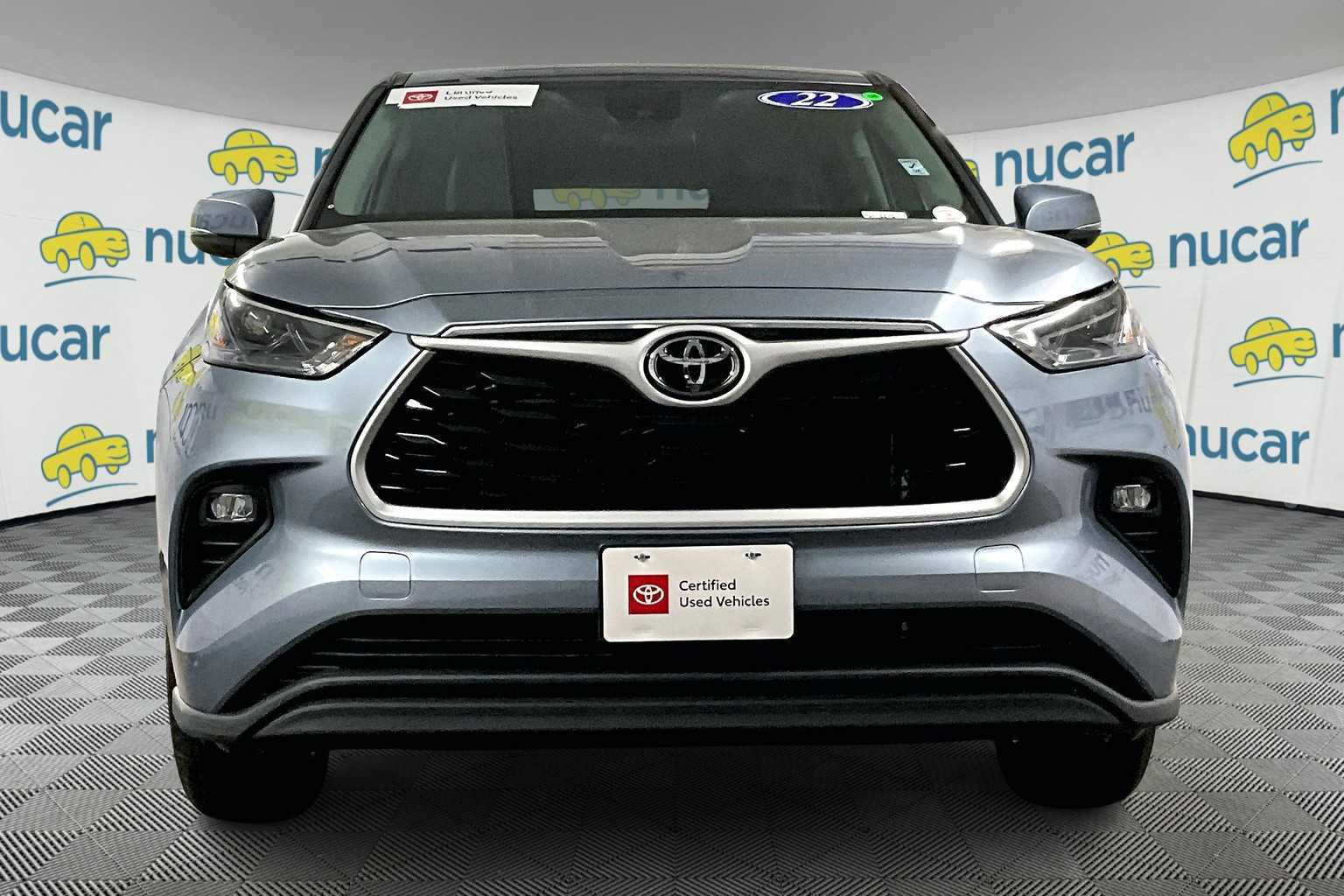 2022 Toyota Highlander LE - Photo 2
