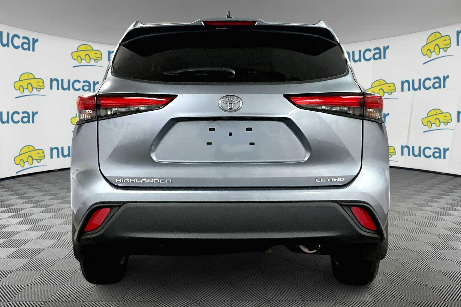 2022 Toyota Highlander LE - Photo 5