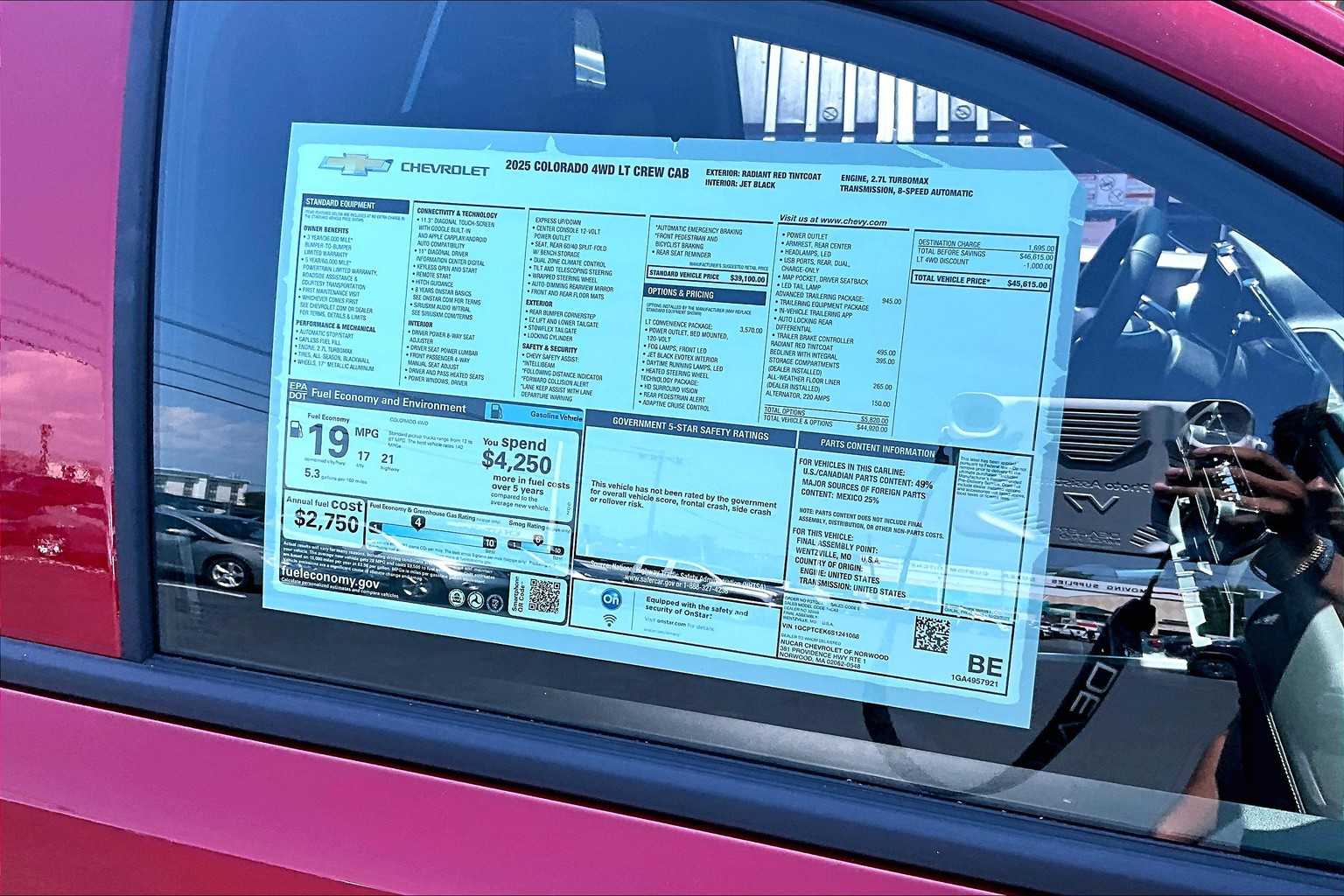 2025 Chevrolet Colorado 4WD LT - Photo 18