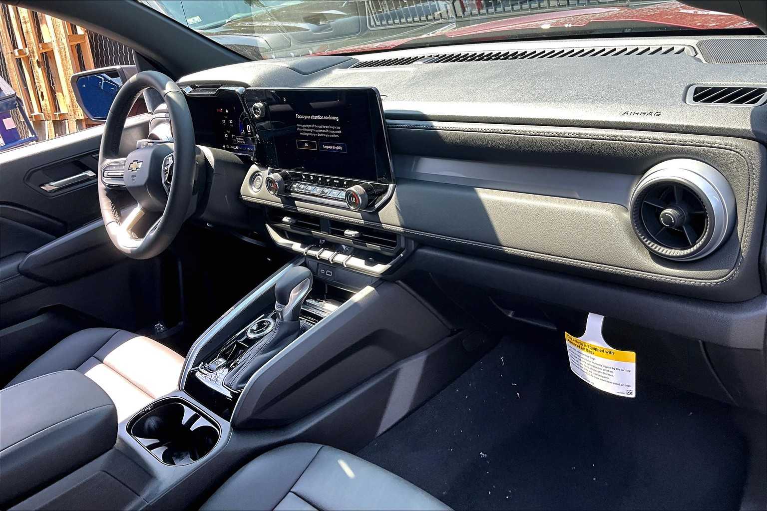 2025 Chevrolet Colorado 4WD LT - Photo 10