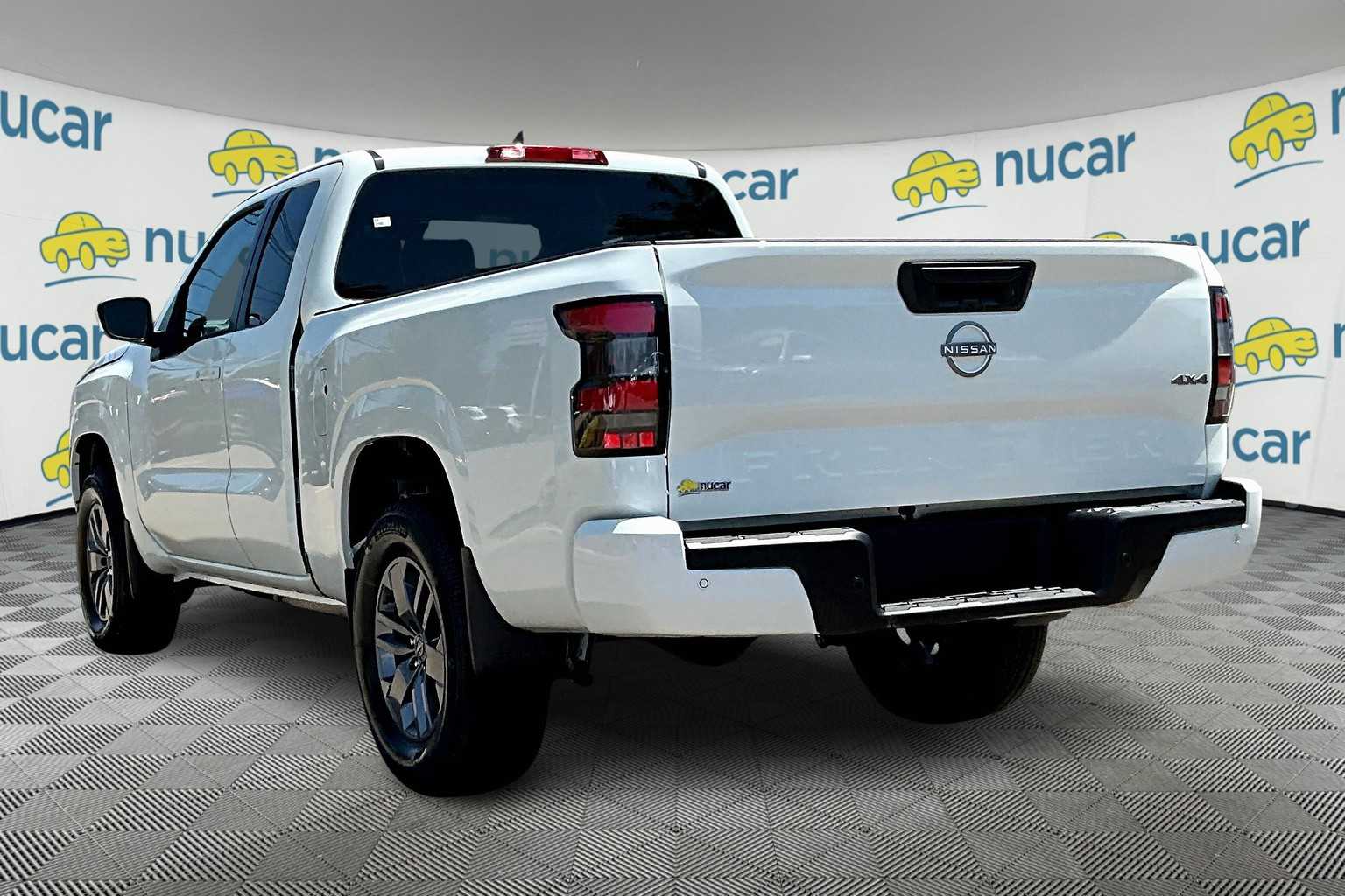 2025 Nissan Frontier SV - Photo 4