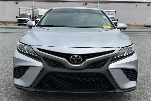 2019 Toyota Camry SE - Photo 4