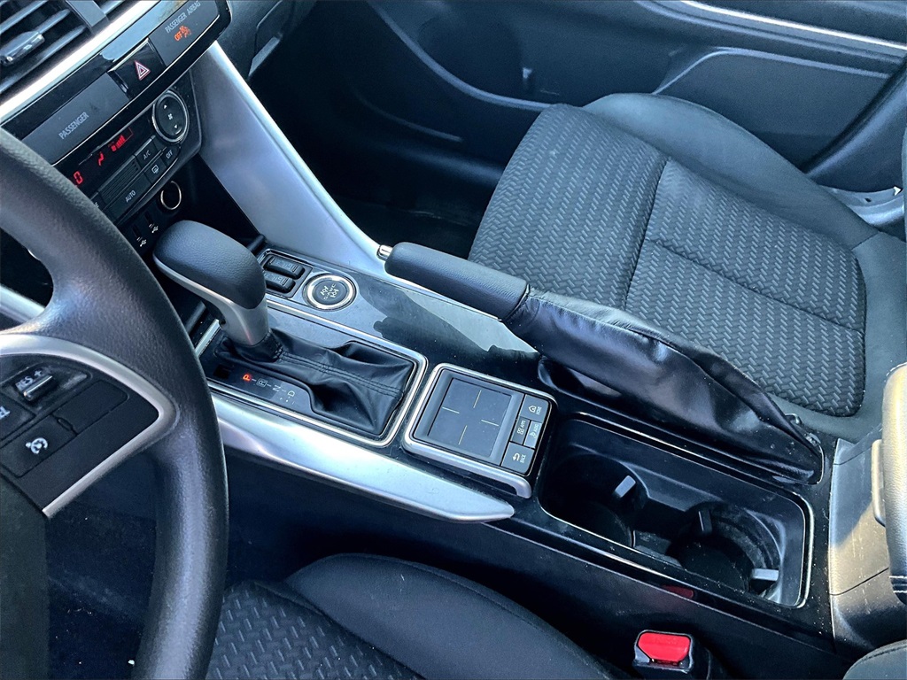 2020 Mitsubishi Eclipse Cross LE - Photo 20