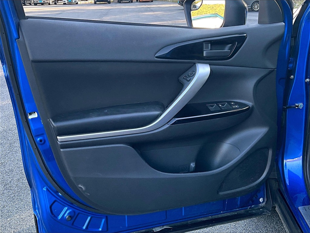 2020 Mitsubishi Eclipse Cross LE - Photo 9