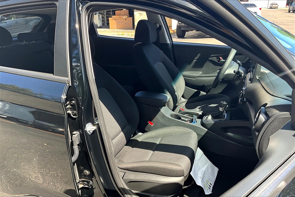 2023 Hyundai Kona SEL - Photo 11