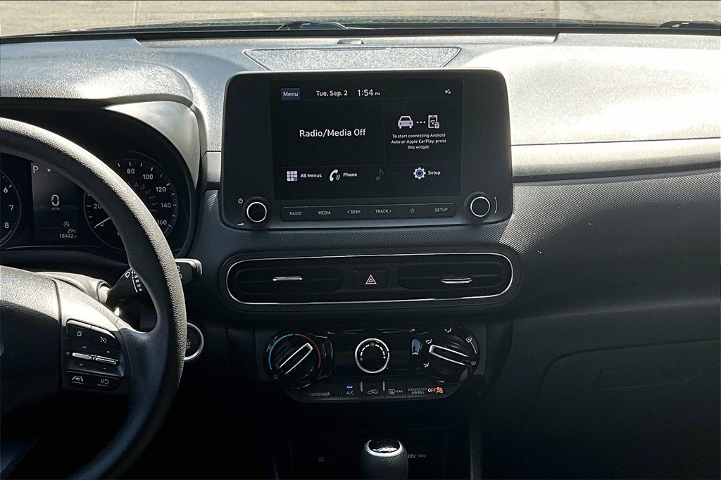 2023 Hyundai Kona SEL - Photo 18