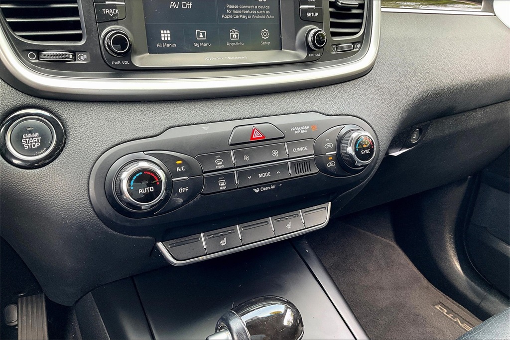 2017 Kia Sorento LX - Photo 12