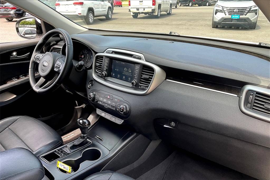 2017 Kia Sorento LX - Photo 14