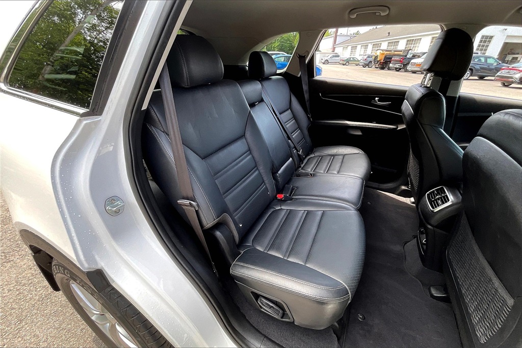 2017 Kia Sorento LX - Photo 19
