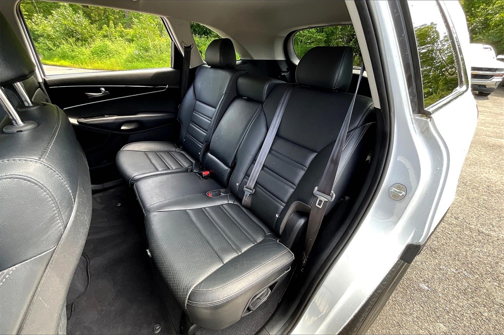 2017 Kia Sorento LX - Photo 25
