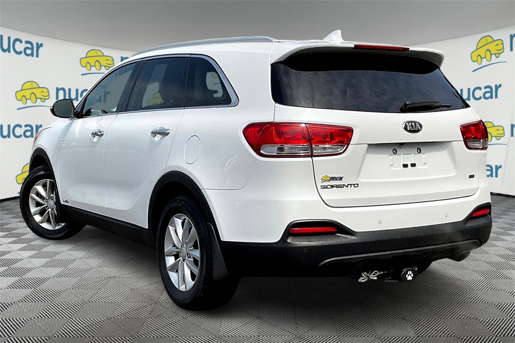 2017 Kia Sorento LX - Photo 4