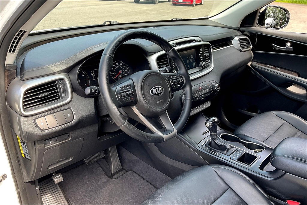 2017 Kia Sorento LX - Photo 8