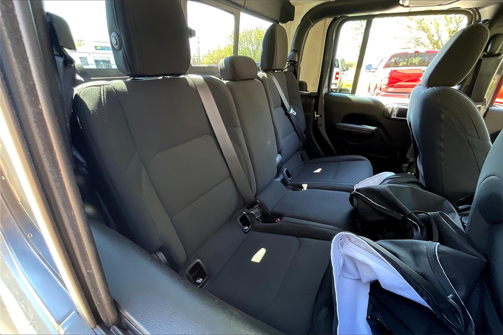 2021 Jeep Gladiator Sport - Photo 18