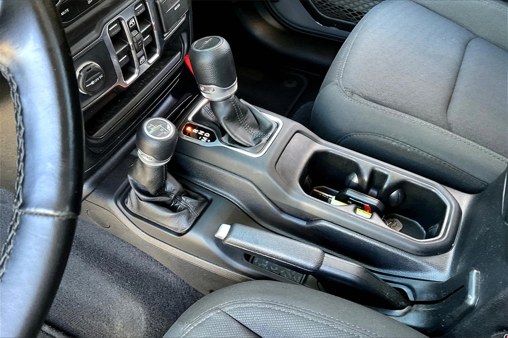 2021 Jeep Gladiator Sport - Photo 19
