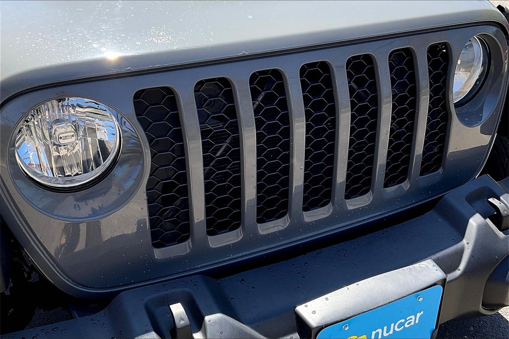 2021 Jeep Gladiator Sport - Photo 29