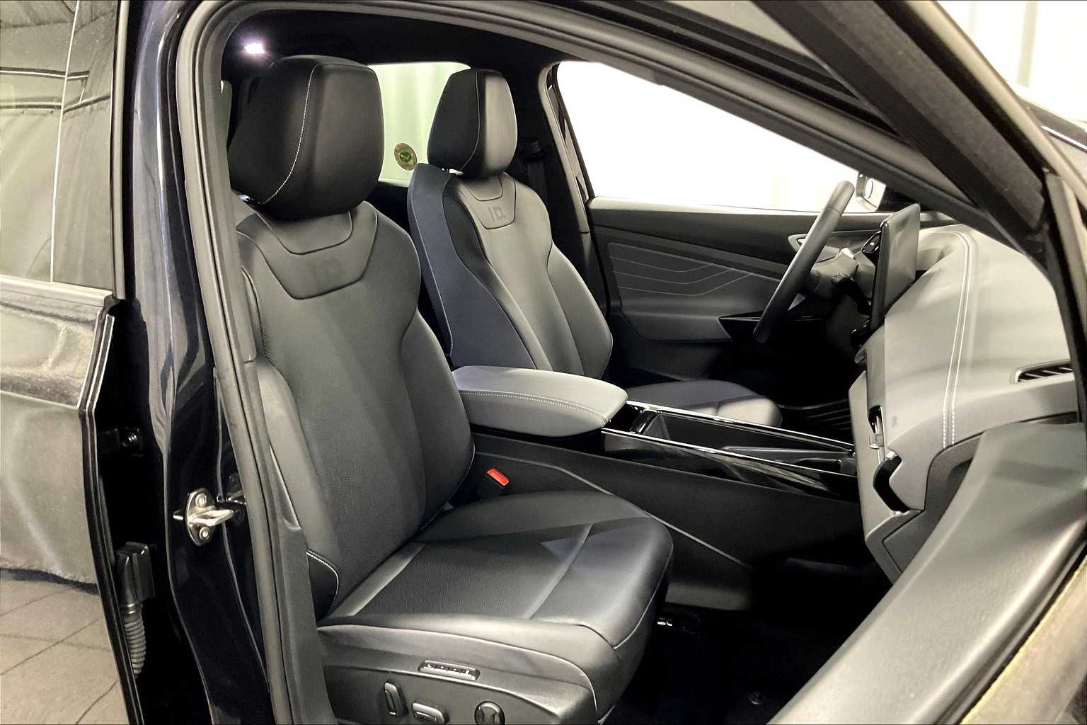 2023 Volkswagen ID.4 Pro S - Photo 12