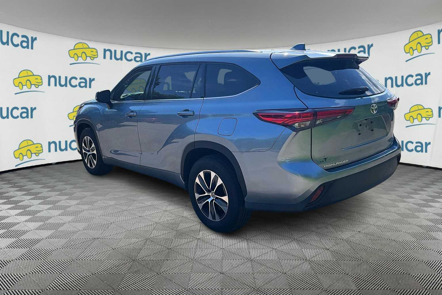 2020 Toyota Highlander XLE - Photo 3