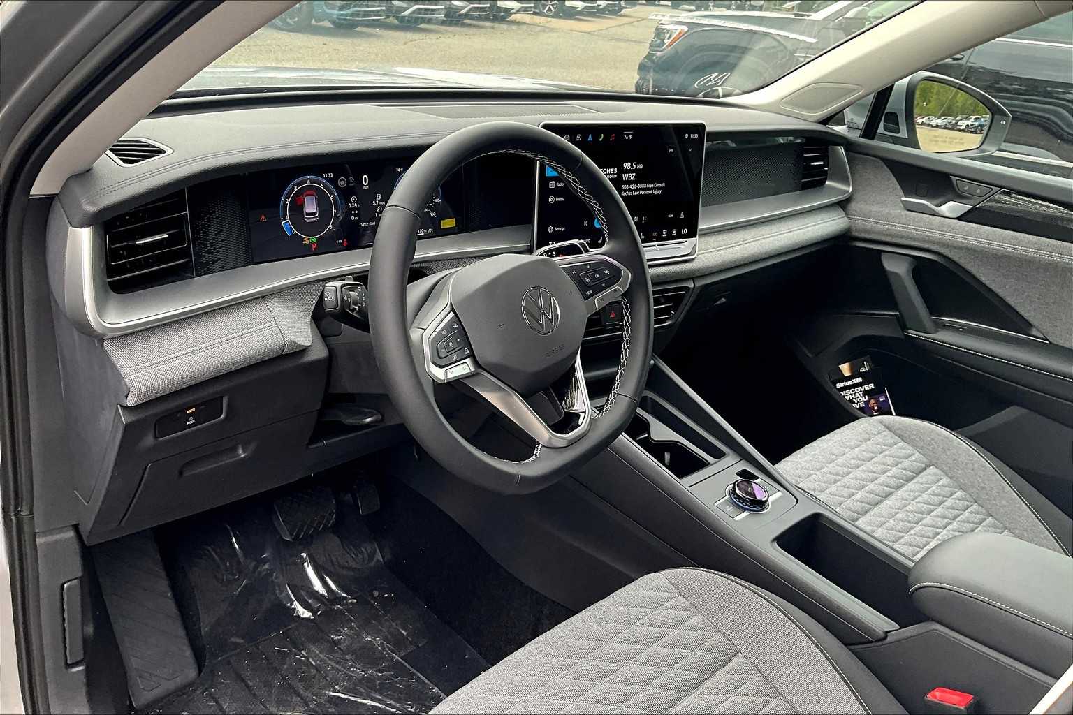 2025 Volkswagen Tiguan S - Photo 9