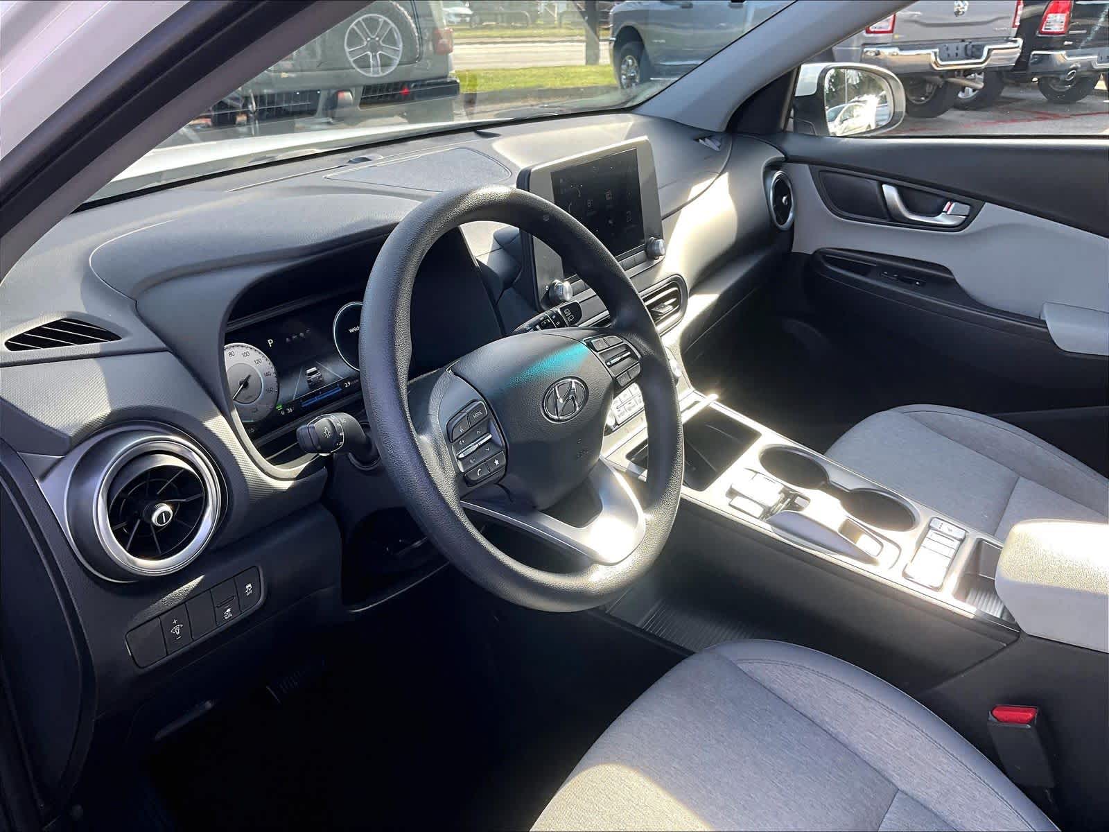 2023 Hyundai Kona Electric SE - Photo 8