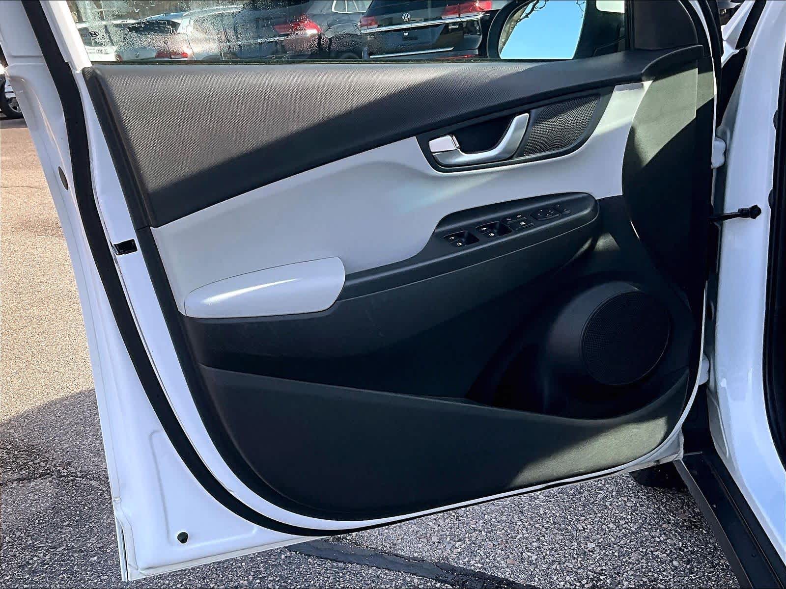 2023 Hyundai Kona Electric SE - Photo 9