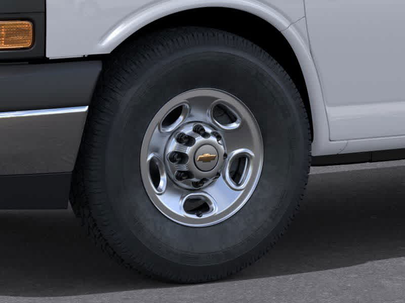 2025 Chevrolet Express  - Photo 9