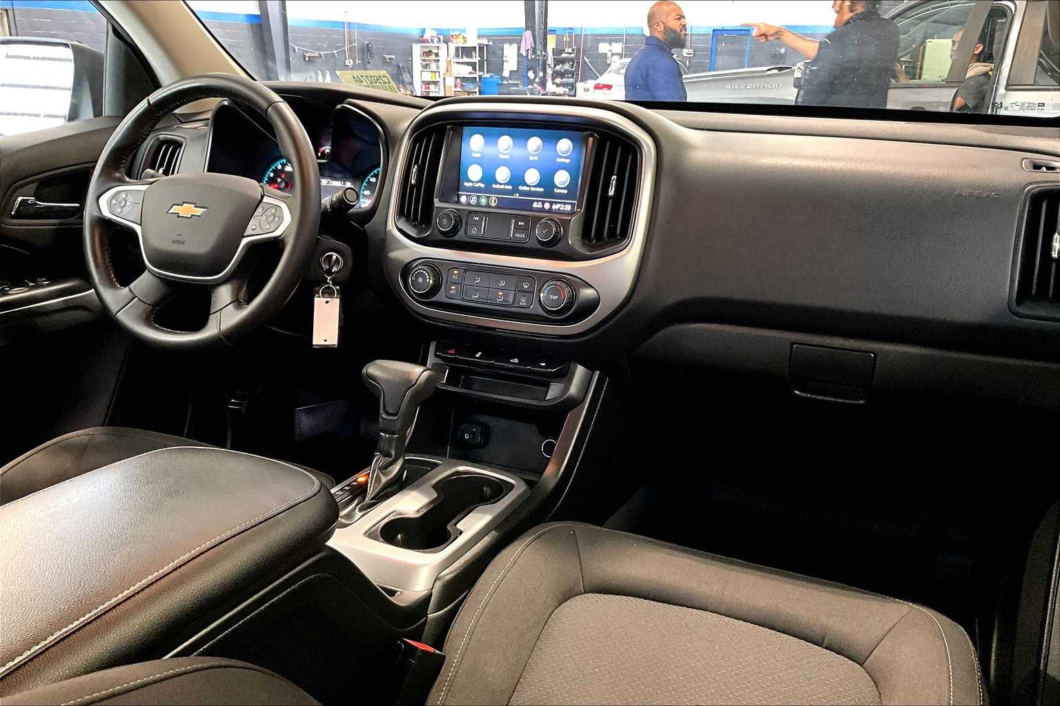 2021 Chevrolet Colorado 4WD LT - Photo 14