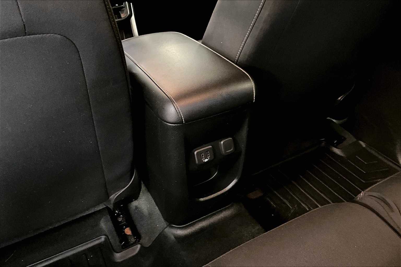 2021 Chevrolet Colorado 4WD LT - Photo 28