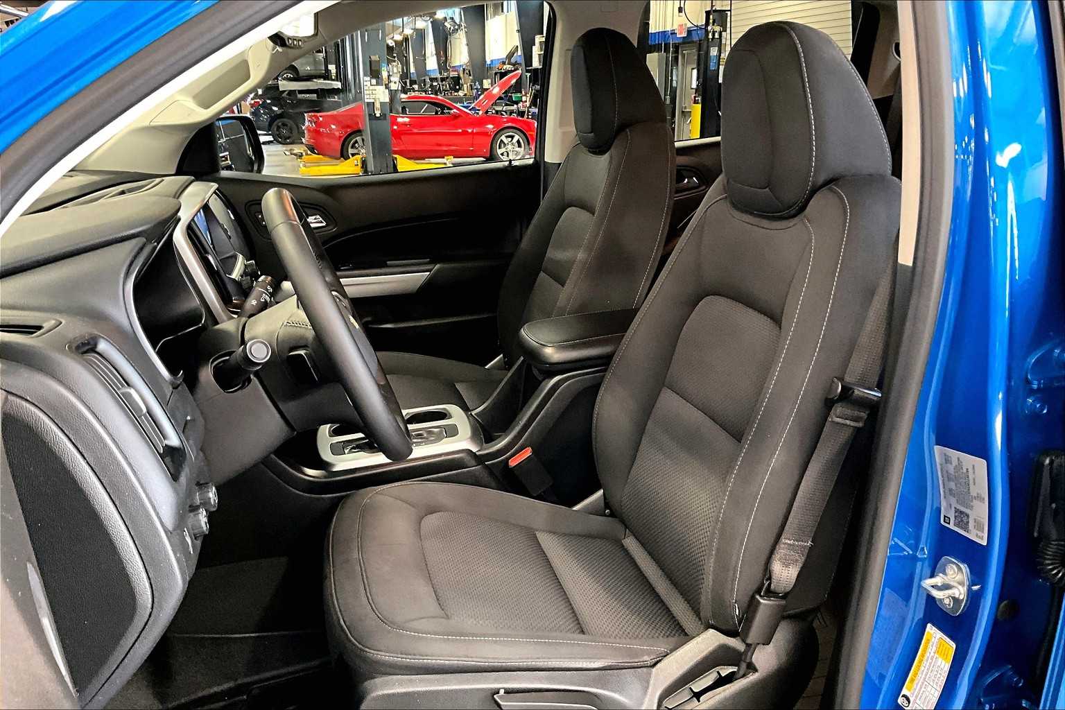 2021 Chevrolet Colorado 4WD LT - Photo 10