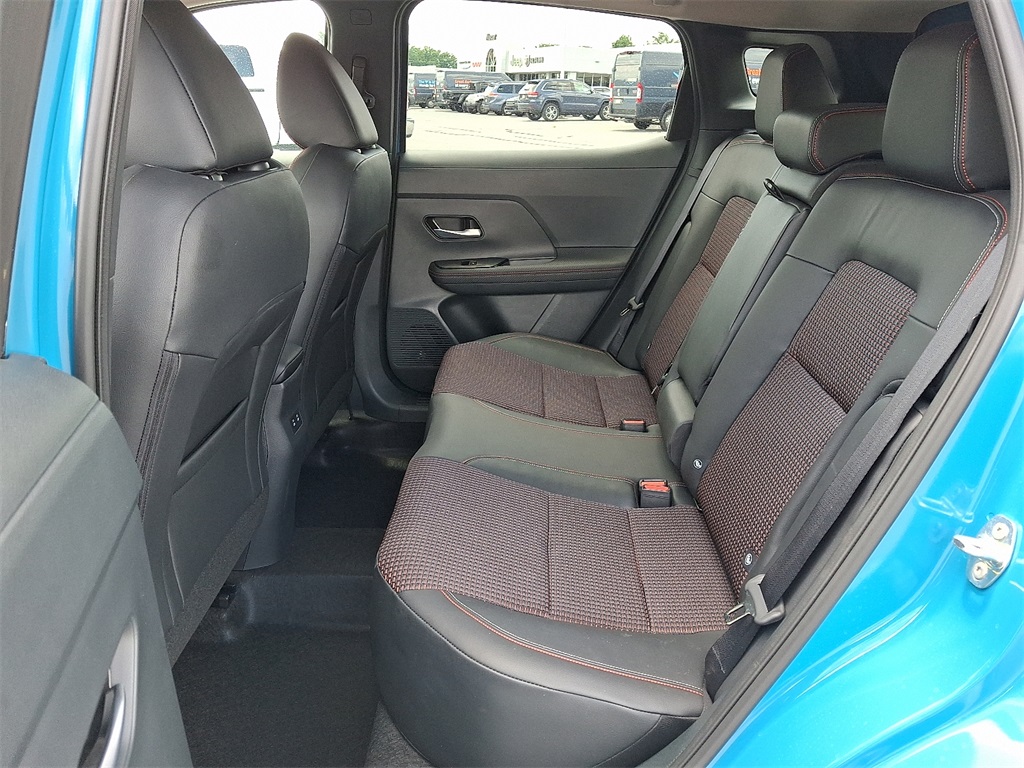 2025 Nissan Kicks SR - Photo 11