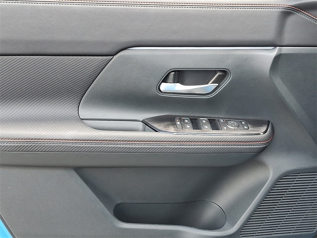 2025 Nissan Kicks SR - Photo 13