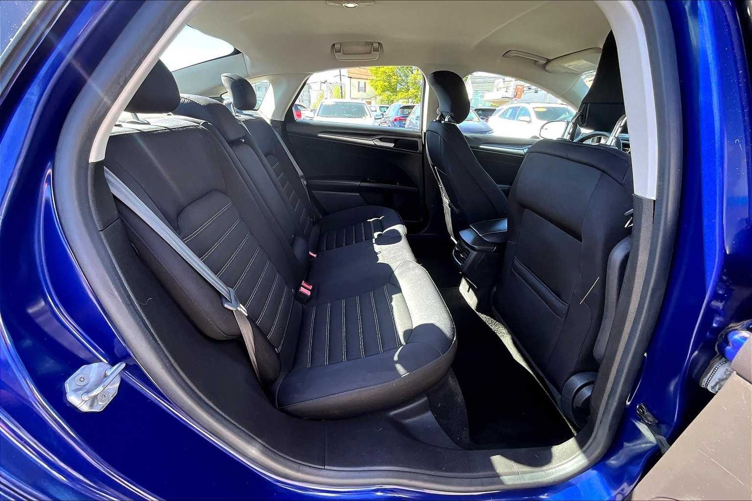 2014 Ford Fusion SE - Photo 16