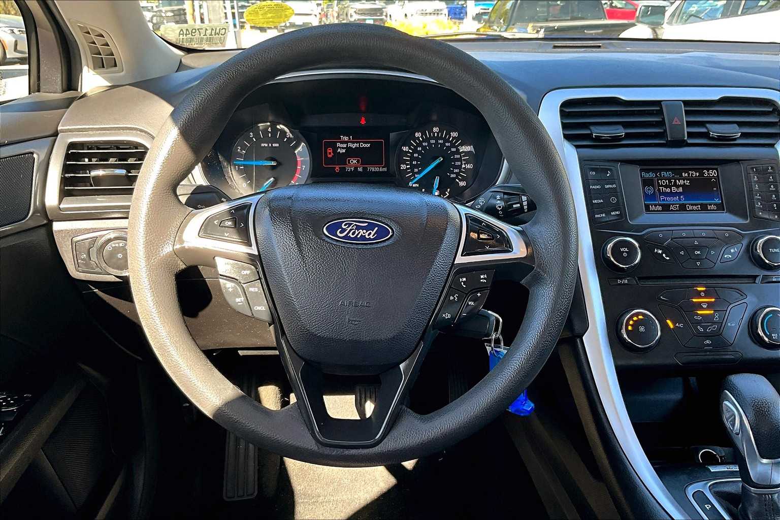 2014 Ford Fusion SE - Photo 17