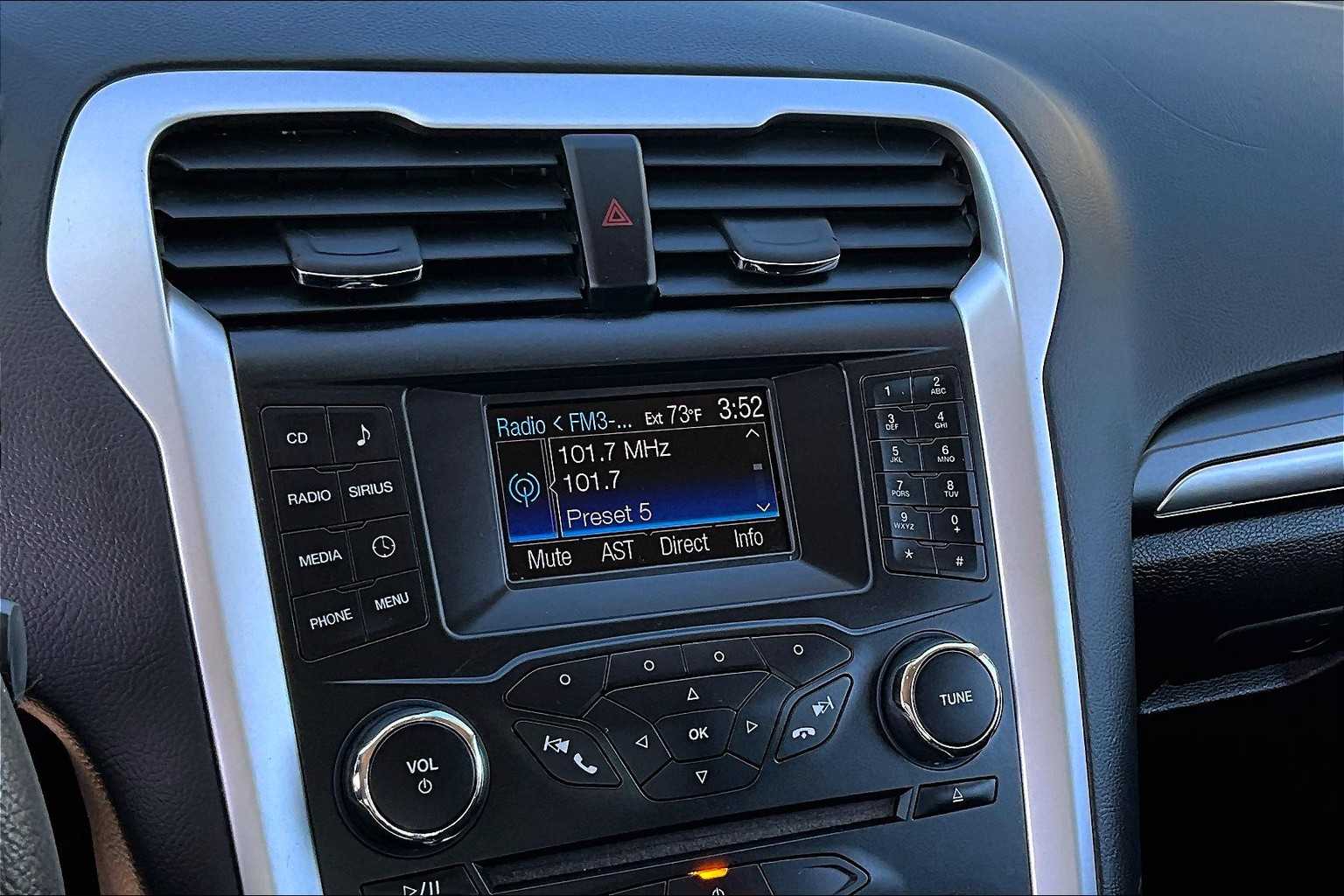 2014 Ford Fusion SE - Photo 19
