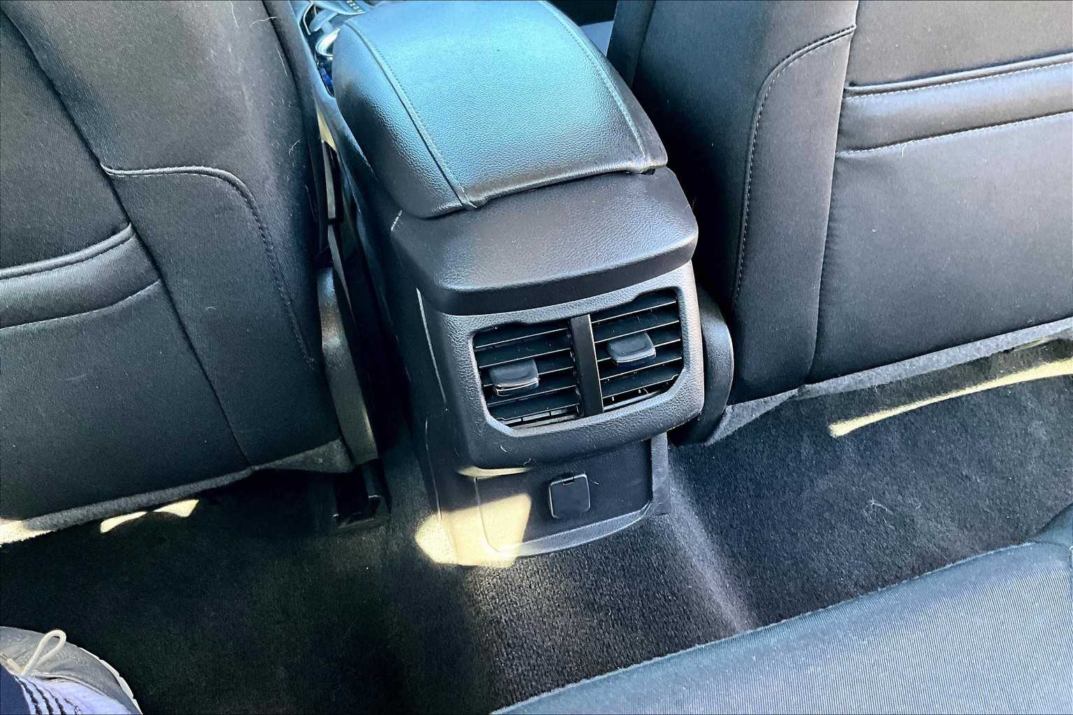2014 Ford Fusion SE - Photo 26