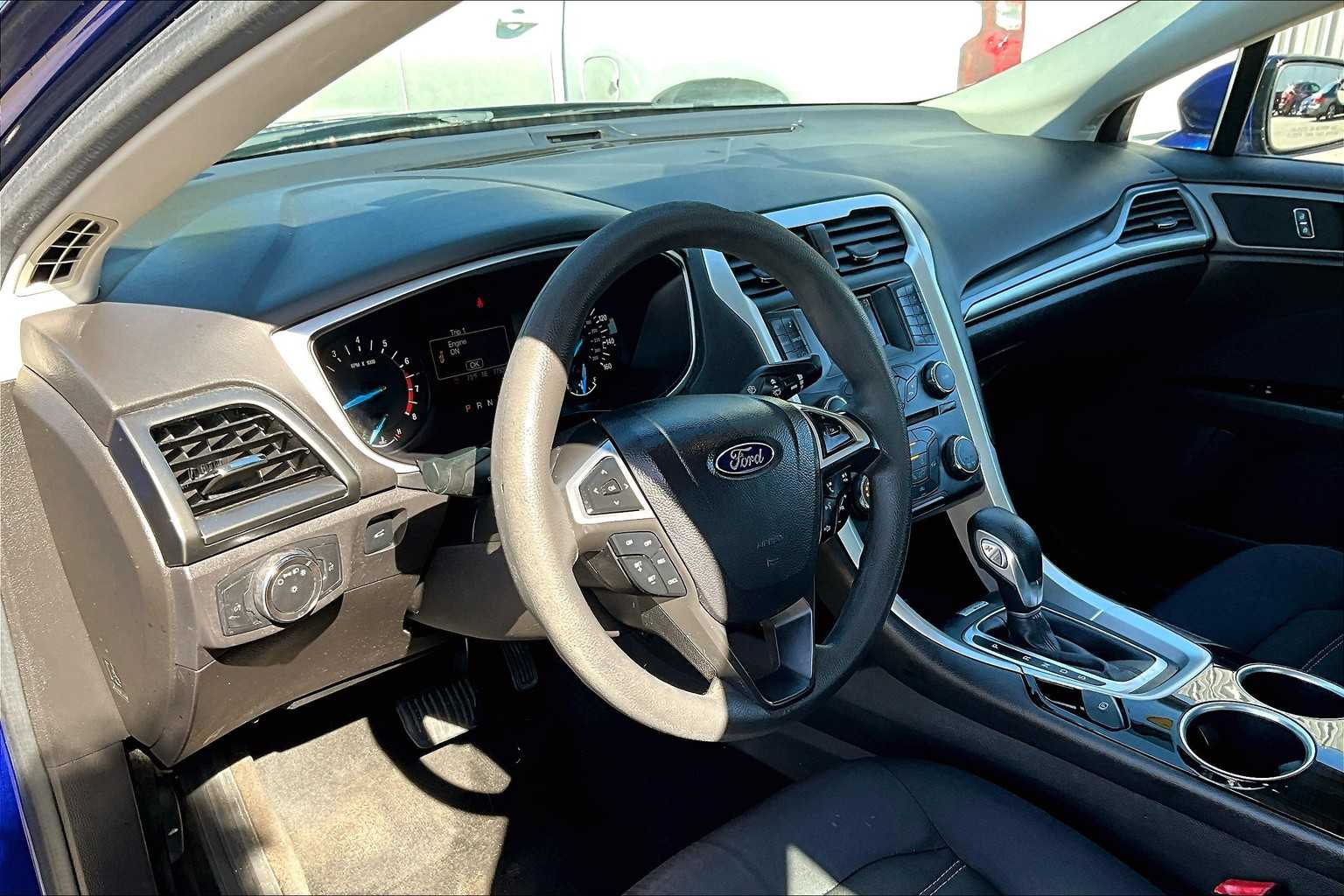 2014 Ford Fusion SE - Photo 8