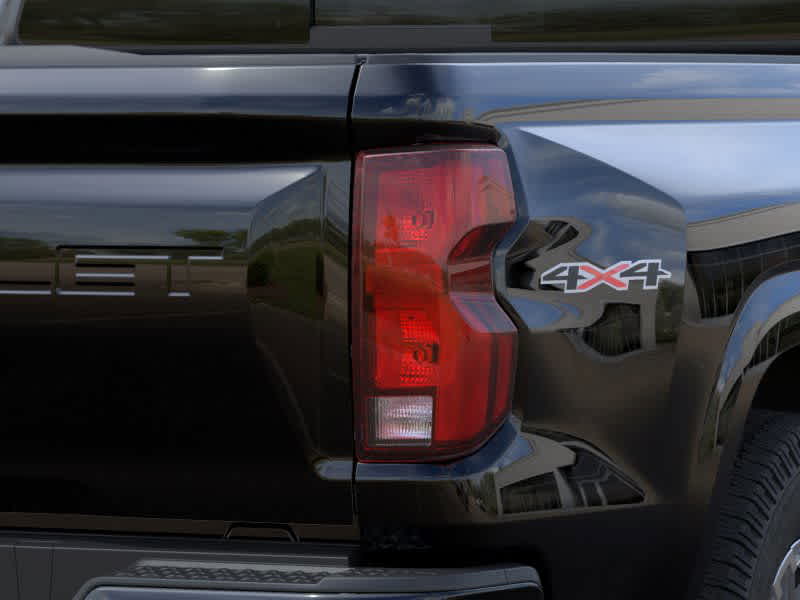 2025 Chevrolet Colorado 4WD LT - Photo 11